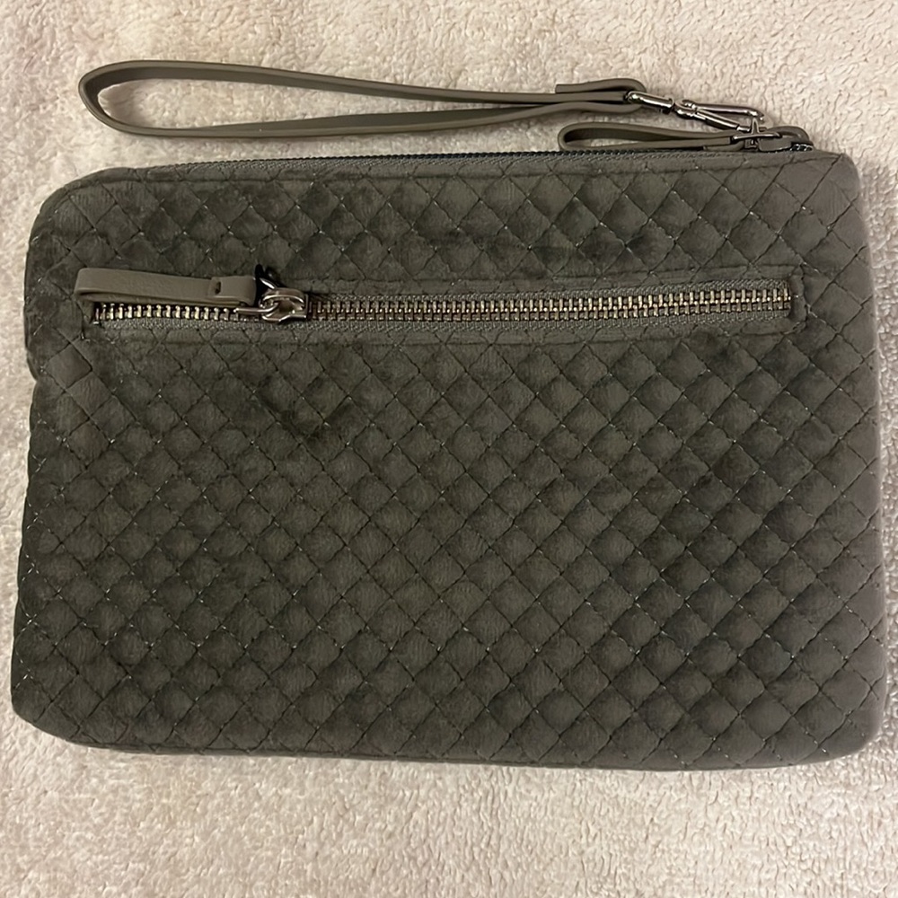 Wolf Gray RFID Wristlet - Picture 2 of 4